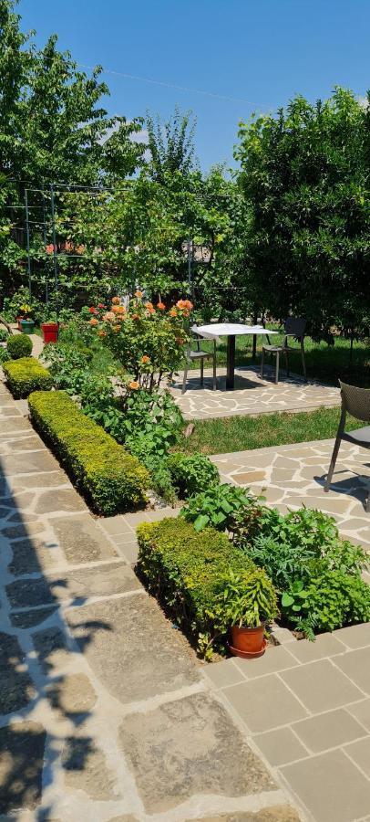 Garden Guest House Përmet Kültér fotó